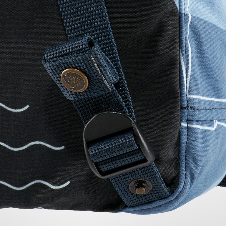 Rucksack Kånken Art Ocean Deep, Farbe: blau/petrol, Marke: Fjällräven, EAN: 7323450689940, Abmessungen in cm: 27x38x13, Bild 14 von 15