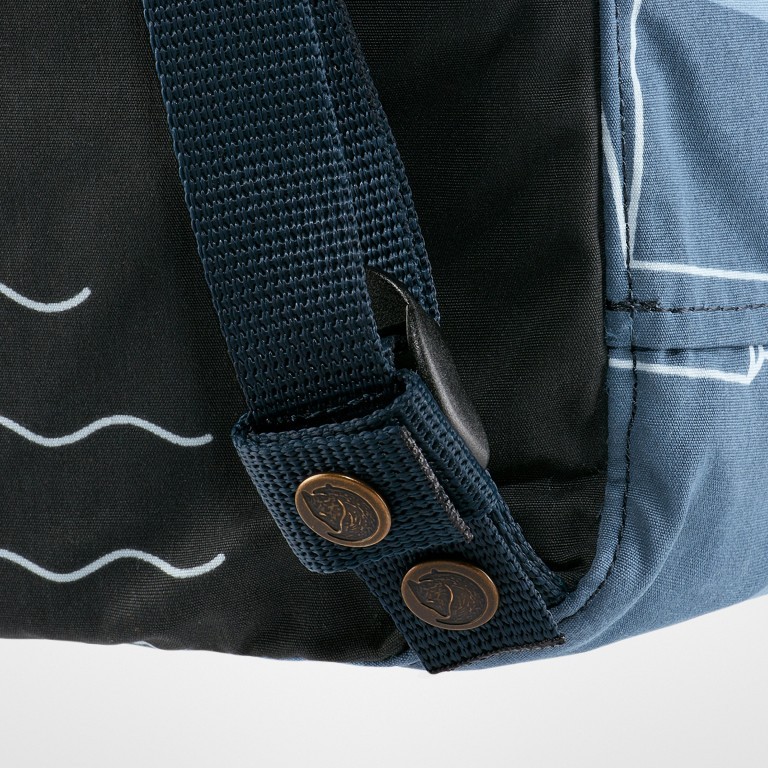 Rucksack Kånken Art Ocean Deep, Farbe: blau/petrol, Marke: Fjällräven, EAN: 7323450689940, Abmessungen in cm: 27x38x13, Bild 15 von 15