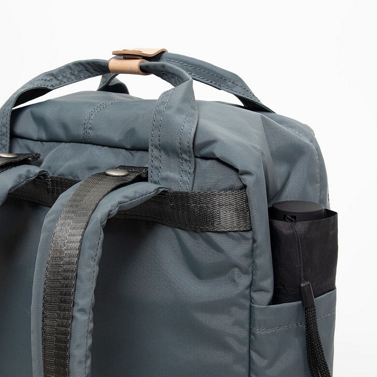 Rucksack Jungle Series Macaroon mit Laptopfach 13 Zoll Volumen 16 Liter Light Grey Navy, Farbe: grau, Marke: Doughnut, EAN: 4895222507477, Abmessungen in cm: 28x38x11, Bild 10 von 12