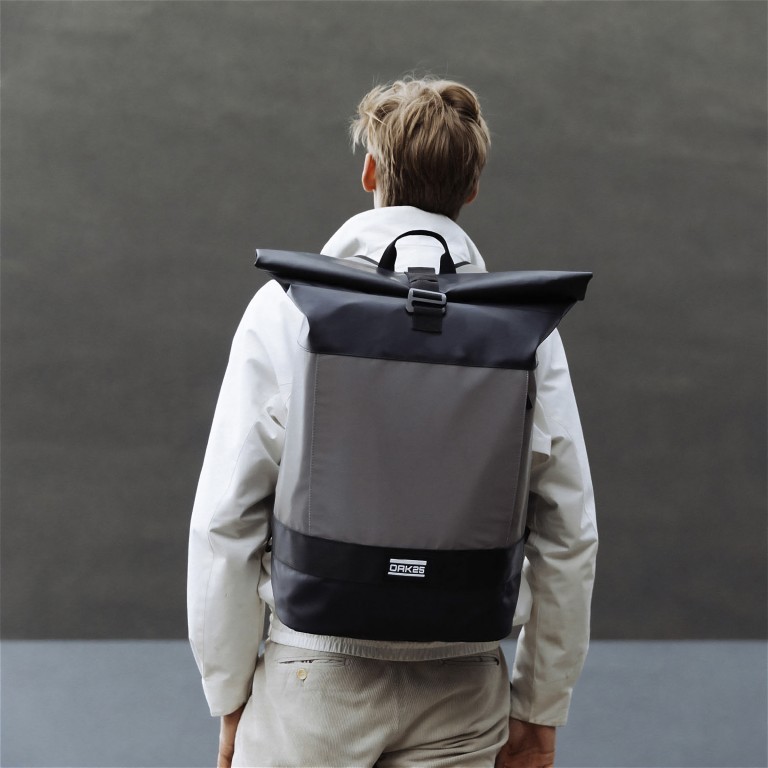 Rucksack Reflective Rolltop mit Laptopfach 16 Zoll Sage, Farbe: grün/oliv, Marke: OAK25, EAN: 4270001715975, Bild 3 von 9