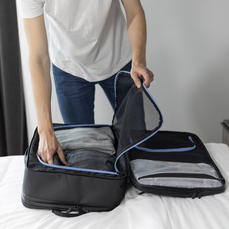 Rucksack / Reisetasche Travel Backpack Ultimate mit Laptopfach 17.3 Zoll Volumen 40 Liter, Farbe: schwarz, grau, Marke: Onemate, Abmessungen in cm: 36x56x20, Bild 13 von 21