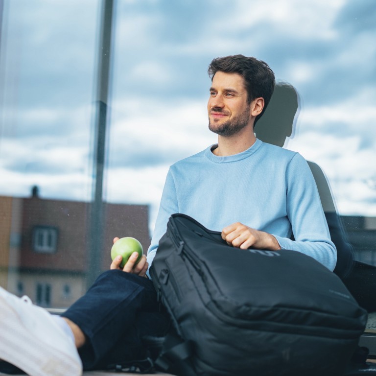 Rucksack / Reisetasche Travel Backpack Ultimate mit Laptopfach 17.3 Zoll Volumen 40 Liter, Farbe: schwarz, grau, Marke: Onemate, Abmessungen in cm: 36x56x20, Bild 21 von 21