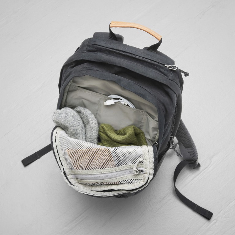 Rucksack Räven mit Laptopfach 15 Zoll Volumen 20 Liter, Farbe: schwarz, anthrazit, blau/petrol, braun, grün/oliv, rot/weinrot, Marke: Fjällräven, Abmessungen in cm: 34x42x15.5, Bild 7 von 8