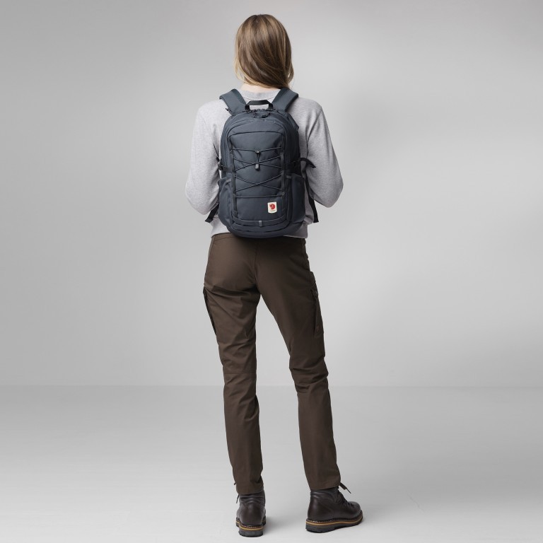 Rucksack Skule 20 mit Laptopfach 13 Zoll, Farbe: schwarz, grau, blau/petrol, grün/oliv, Marke: Fjällräven, Abmessungen in cm: 28x43x16, Bild 4 von 6