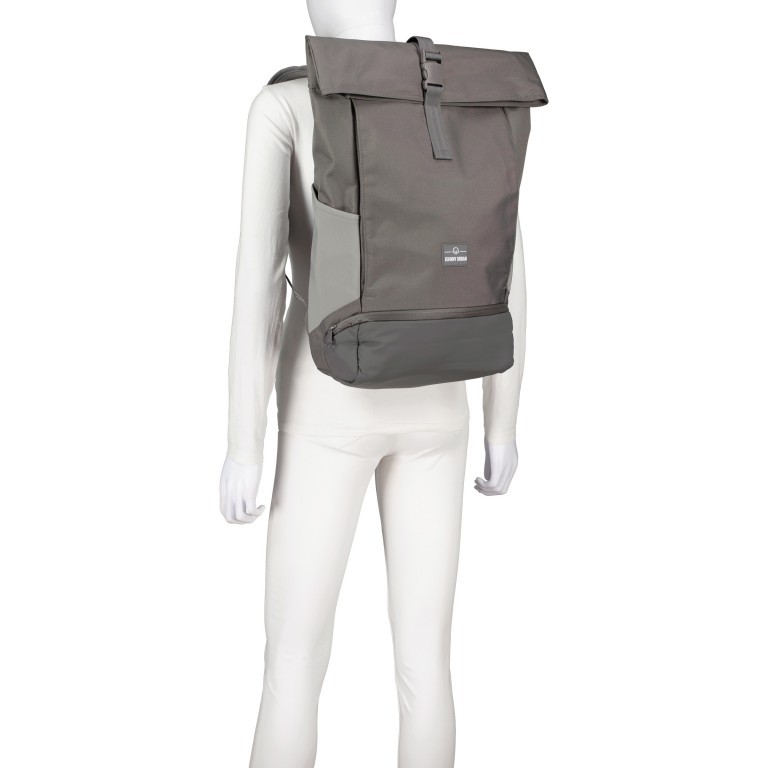 Rucksack Eco Series Allen Large erweiterbar, Farbe: schwarz, grau, blau/petrol, taupe/khaki, beige, Marke: Johnny Urban, Abmessungen in cm: 31x45x14, Bild 5 von 12