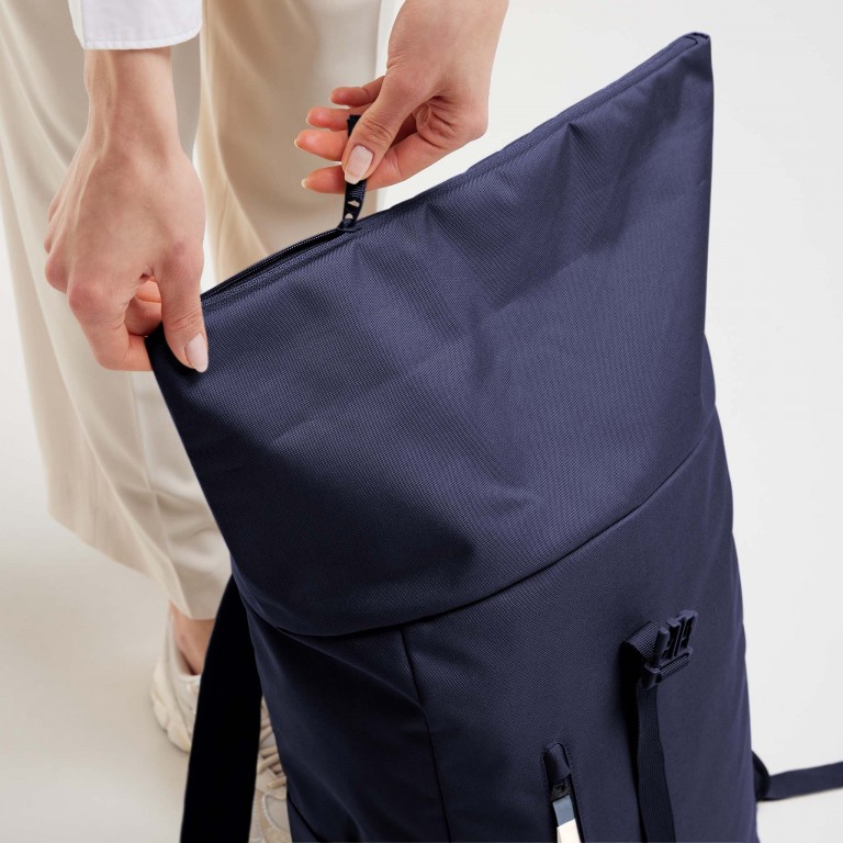 Rucksack Rolltop Easy Monochrome, Farbe: grau, blau/petrol, grün/oliv, rot/weinrot, beige, Marke: Got Bag, Abmessungen in cm: 30x42x15, Bild 10 von 10
