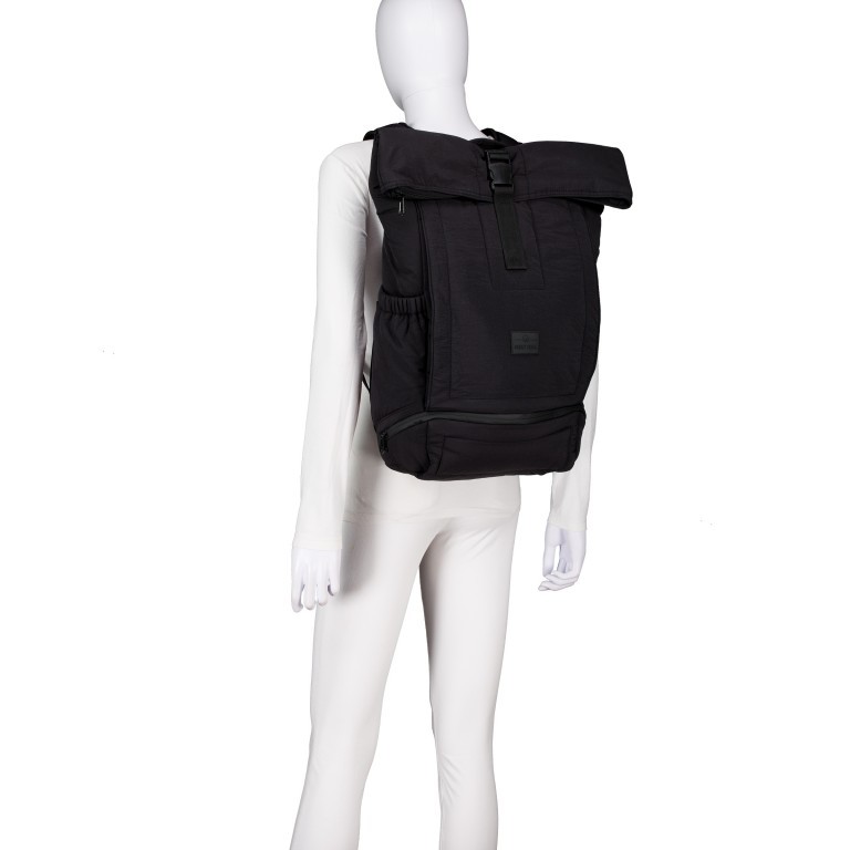 Rucksack Eco Series Kyle erweiterbar, Farbe: schwarz, beige, Marke: Johnny Urban, Abmessungen in cm: 31x45x14, Bild 10 von 17