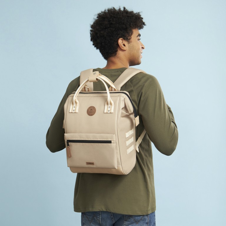 Rucksack Adventurer Medium mit zwei auswechselbaren Vortaschen, Farbe: blau/petrol, beige, Marke: Cabaia, Abmessungen in cm: 27x41x16, Bild 7 von 10