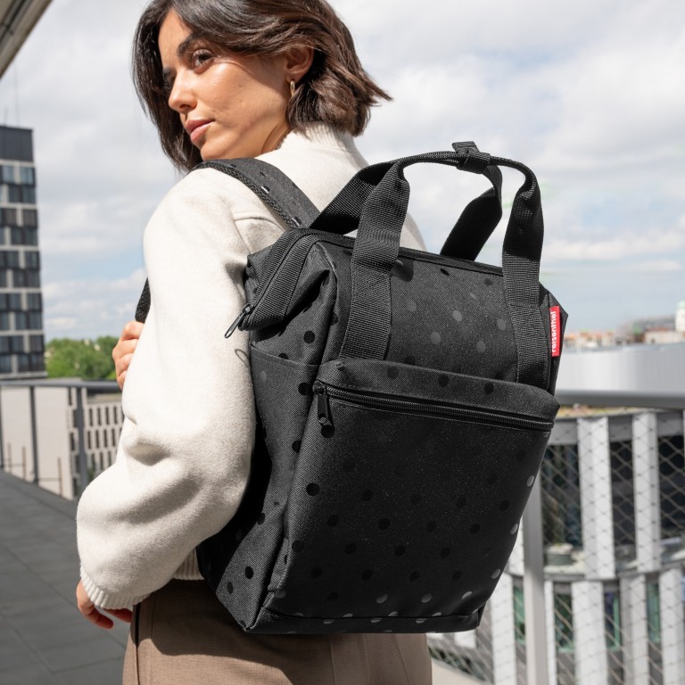 Rucksack Allrounder R, Farbe: schwarz, anthrazit, grau, blau/petrol, braun, cognac, taupe/khaki, grün/oliv, rot/weinrot, orange, beige, bunt, Marke: Reisenthel, Abmessungen in cm: 31x39x17, Bild 6 von 7