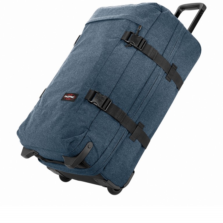 Reisetasche Tranverz M Double Denim, Farbe: blau/petrol, Marke: Eastpak, EAN: 5400597607180, Abmessungen in cm: 35.5x67x30, Bild 2 von 3