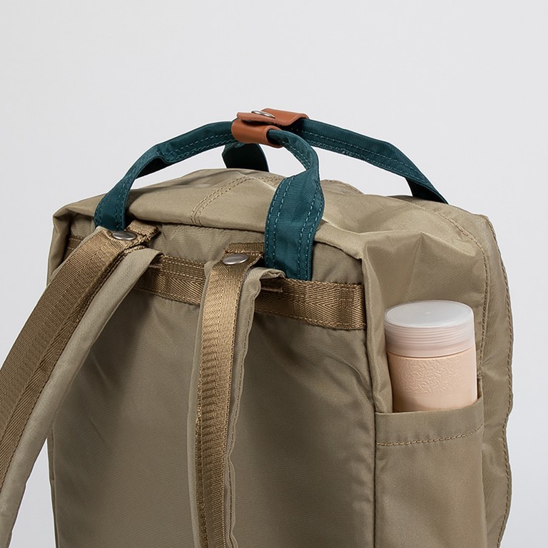 Rucksack Macaroon Glossy Blocking Series Volumen 16 Liter Navy Khaki, Farbe: blau/petrol, Marke: Doughnut, EAN: 4895222503028, Abmessungen in cm: 28x38x11, Bild 11 von 13