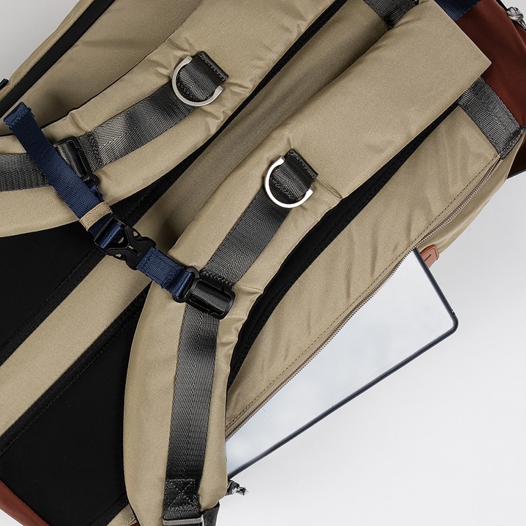 Rucksack Colorado Glossy Blocking Series Volumen 21 Liter Beige Maroon, Farbe: beige, Marke: Doughnut, EAN: 4895222503257, Abmessungen in cm: 28x47x15, Bild 8 von 9