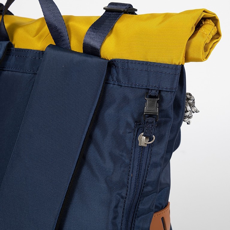 Rucksack Christopher Glossy Blocking Series Volumen 18 Liter Black Neon, Farbe: schwarz, Marke: Doughnut, EAN: 4895222503196, Abmessungen in cm: 32x45x13, Bild 10 von 13