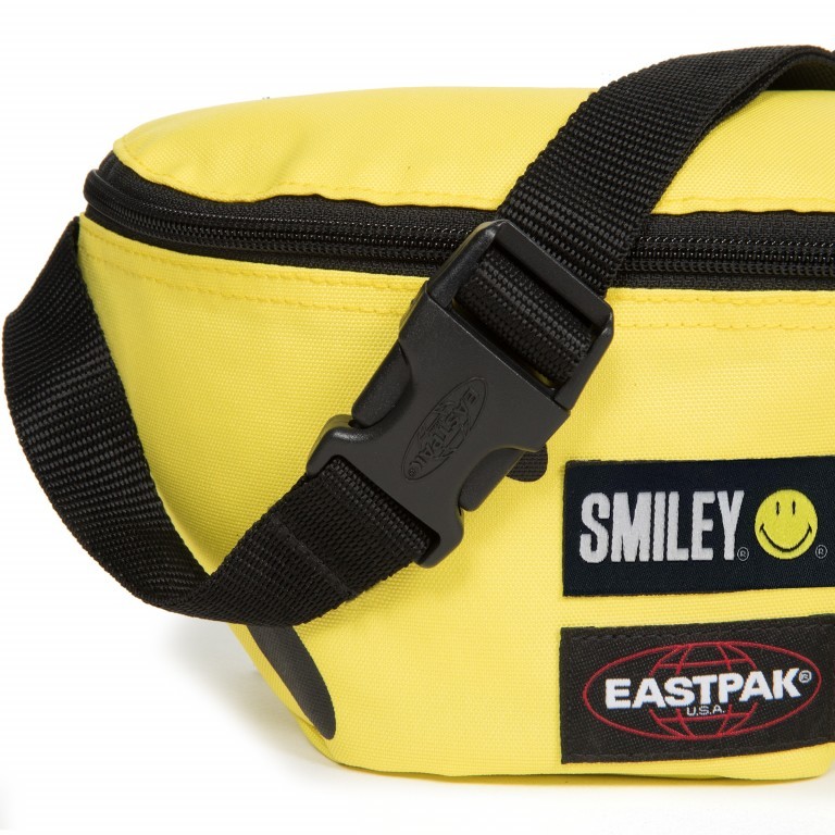 Gürteltasche Springer Smiley Big, Farbe: bunt, Marke: Eastpak, EAN: 5400879214730, Abmessungen in cm: 23x16.3x8.5, Bild 5 von 6