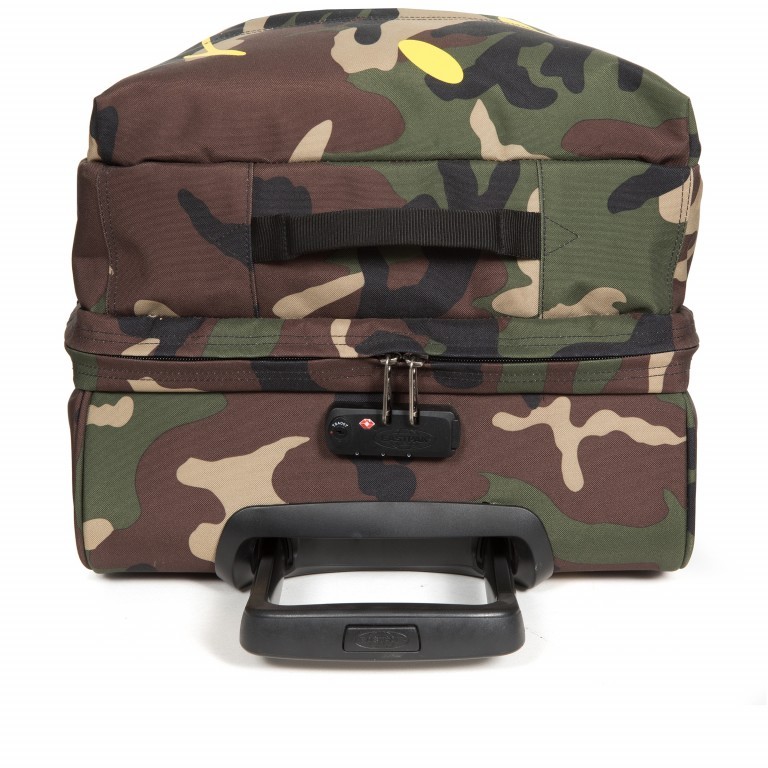 Reisetasche Tranverz Smiley Camo, Farbe: grün/oliv, Marke: Eastpak, EAN: 5400879216611, Abmessungen in cm: 40x77x32, Bild 6 von 8