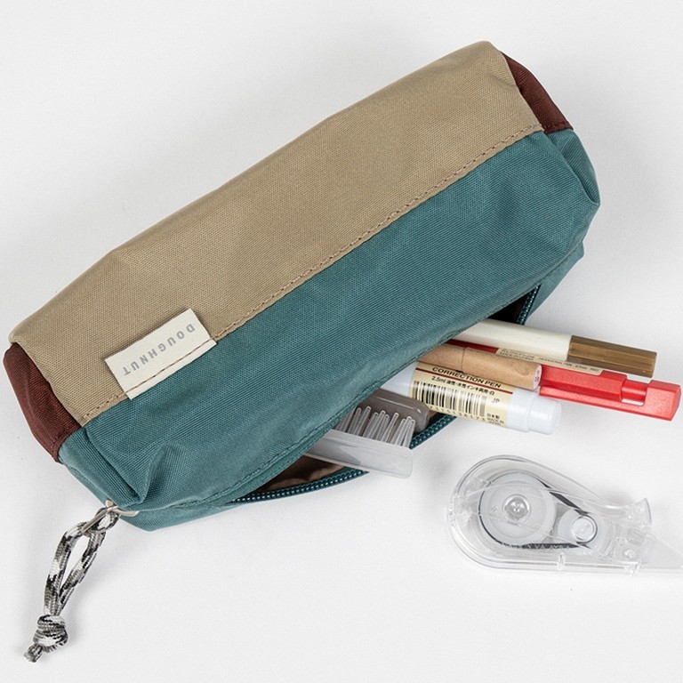 Schlampermäppchen Pen Case Glossy Blocking Series Navy Mastard, Farbe: blau/petrol, Marke: Doughnut, EAN: 4895222503509, Abmessungen in cm: 18x6.5x5.5, Bild 3 von 4