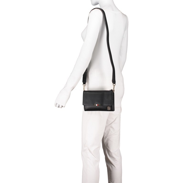 Umhängetasche Saffiano Black, Farbe: schwarz, Marke: Tommy Hilfiger, EAN: 8719862802395, Abmessungen in cm: 19.5x13.5x4.5, Bild 4 von 8