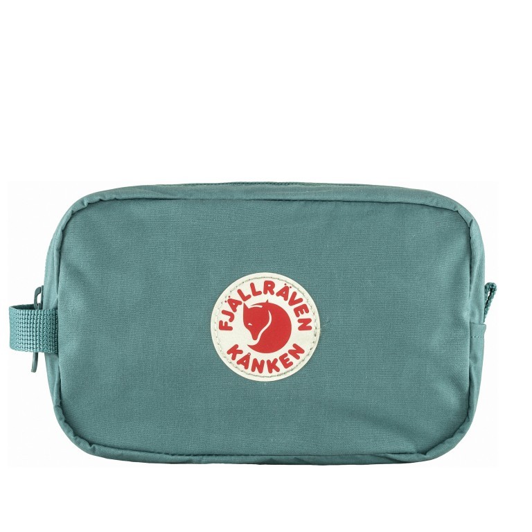 Kosmetiktasche Kånken Gear Bag Frost Green, Farbe: grün/oliv, Marke: Fjällräven, EAN: 7323450634988, Abmessungen in cm: 19.5x12x6.5, Bild 1 von 4