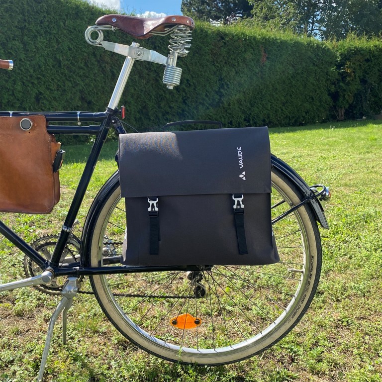 Fahrradtasche Made in Germany Bayreuth III L Black, Farbe: schwarz, Marke: Vaude, EAN: 4052285209605, Abmessungen in cm: 40x33x18, Bild 3 von 7