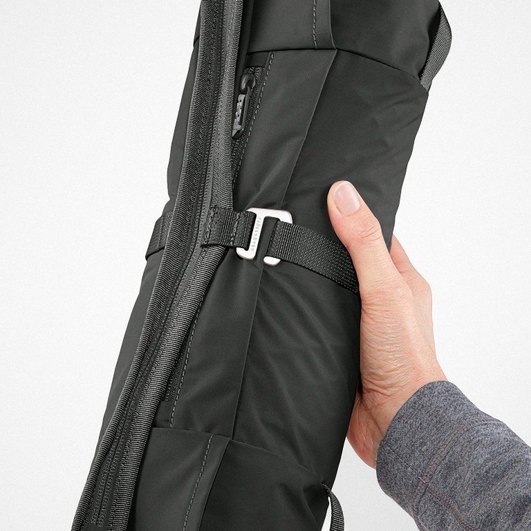 Rucksack High Coast Foldsack Volumen 24 Liter Black, Farbe: schwarz, Marke: Fjällräven, EAN: 7323450642907, Abmessungen in cm: 26x45x20, Bild 12 von 12