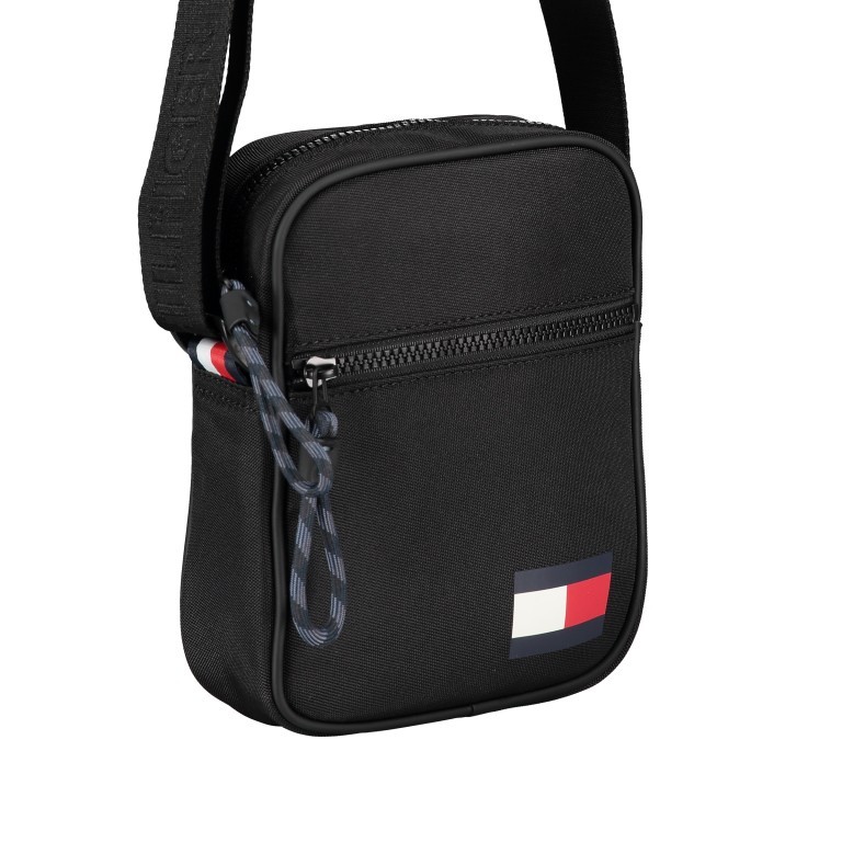 Umhängetasche Mini Reporter Black, Farbe: schwarz, Marke: Tommy Hilfiger, EAN: 8720111769260, Abmessungen in cm: 17x22x6, Bild 2 von 6