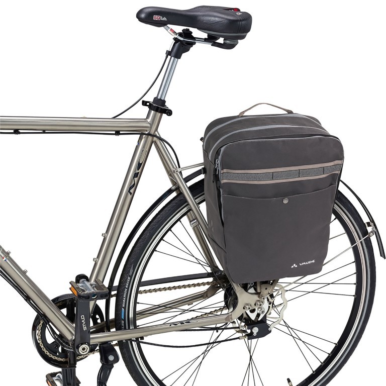 Fahrradtasche Classic Back Phantom Black, Farbe: schwarz, Marke: Vaude, EAN: 4052285592684, Abmessungen in cm: 32x42x22, Bild 3 von 6