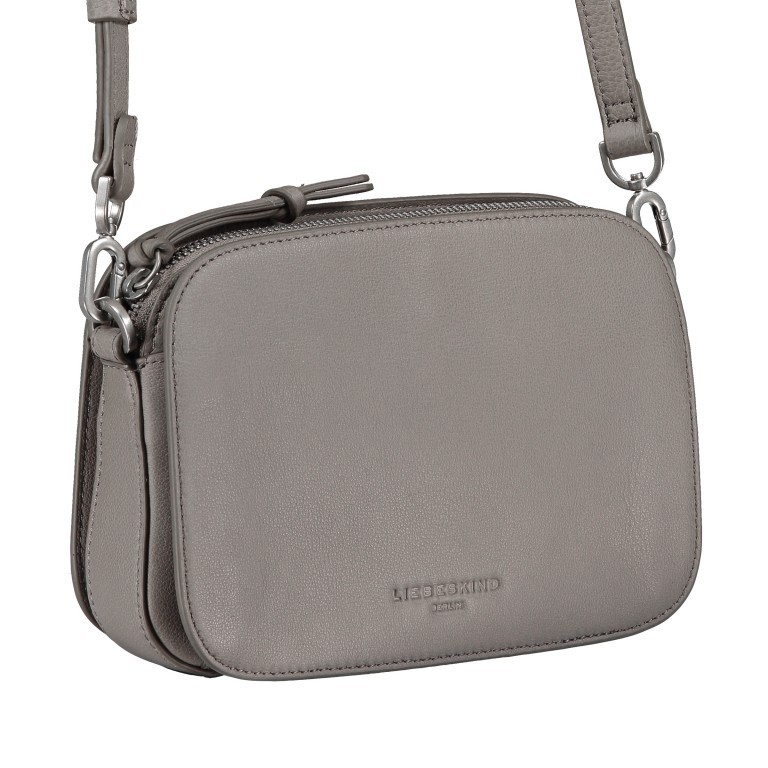 Umhängetasche Basic Luka Honey Grey, Farbe: grau, Marke: Liebeskind Berlin, EAN: 4064657060547, Abmessungen in cm: 20x14x7, Bild 2 von 7