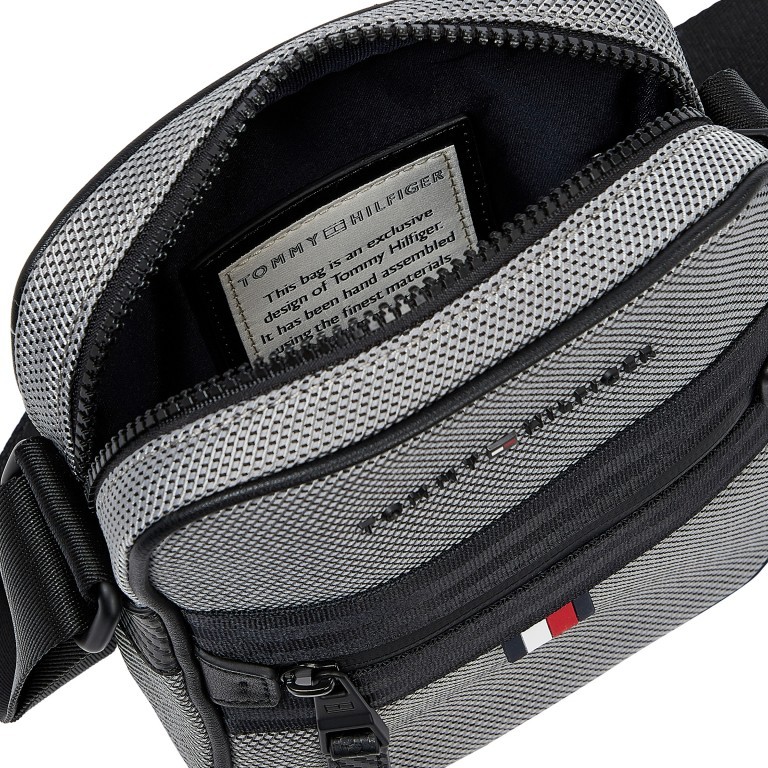 Umhängetasche Elevated Mini Reporter Iron Grey, Farbe: grau, Marke: Tommy Hilfiger, EAN: 8720116083163, Abmessungen in cm: 17x21x6, Bild 4 von 4