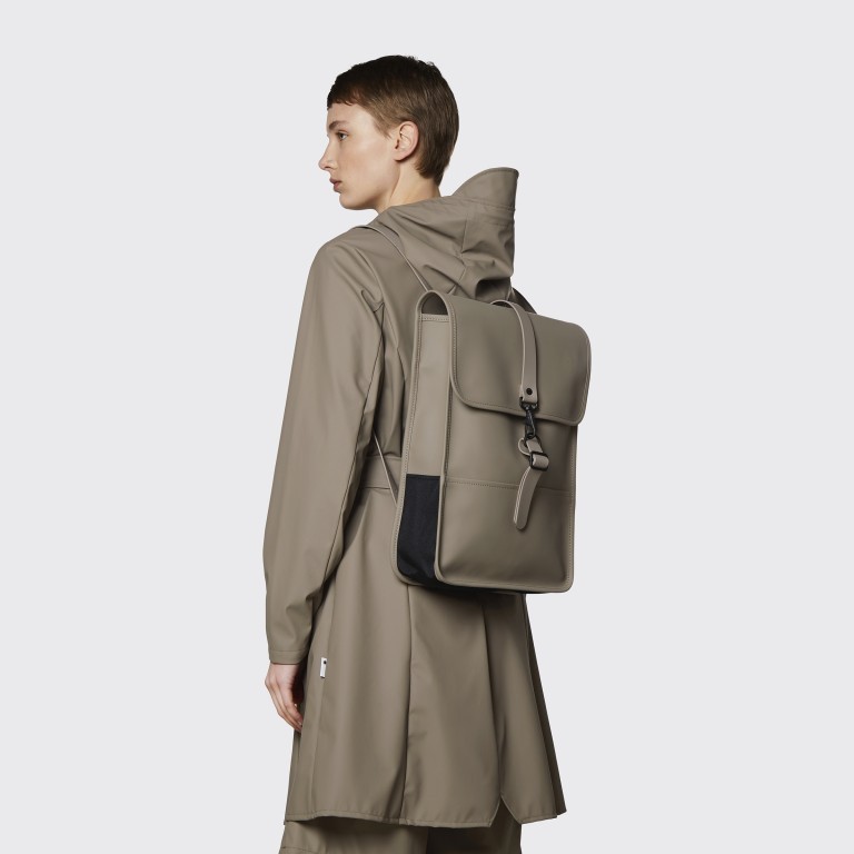 Rucksack Backpack Mini Tonal Taupe, Farbe: taupe/khaki, Marke: Rains, EAN: 5711747497736, Abmessungen in cm: 27x39x8, Bild 4 von 5