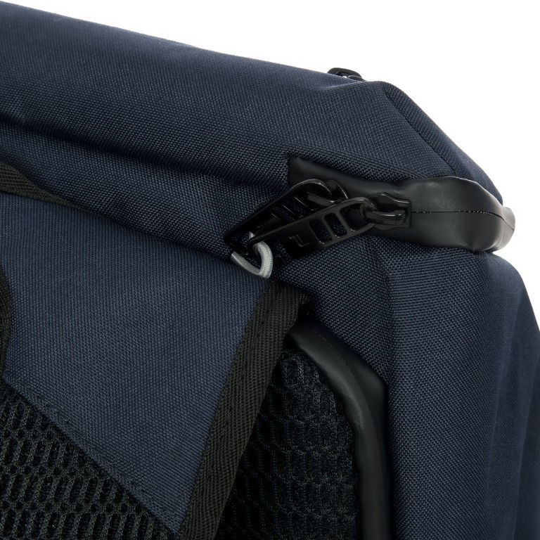 Rucksack Urban Eco Backpack M1 mit Laptopfach 15 Zoll Dark Blue, Farbe: blau/petrol, Marke: Porsche Design, EAN: 4056487017525, Abmessungen in cm: 26x42x17, Bild 9 von 16