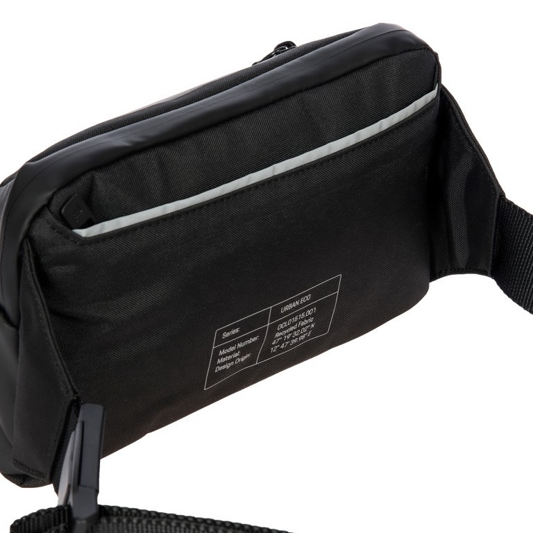 Gürteltasche Urban Eco Belt Bag Black, Farbe: schwarz, Marke: Porsche Design, EAN: 4056487017617, Abmessungen in cm: 14x22x5, Bild 4 von 11