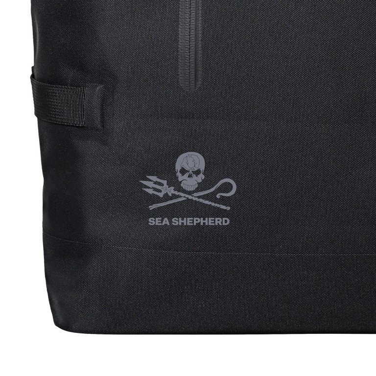 Rucksack Rolltop Sea Shepherd mit herausnehmbarer 15-Zoll-Laptophülle Black, Farbe: schwarz, Marke: Got Bag, EAN: 4260483880360, Abmessungen in cm: 32x47x17, Bild 10 von 11