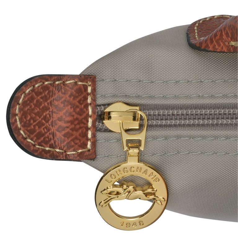 Kosmetiktasche Le Pliage Pochette Grau, Farbe: grau, Marke: Longchamp, EAN: 3597922210145, Abmessungen in cm: 17x10x5.5, Bild 5 von 5