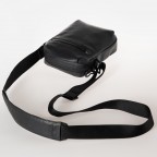 Umhängetasche Japan Re Onga Black, Farbe: schwarz, Marke: Aunts & Uncles, EAN: 4255717200113, Abmessungen in cm: 17.5x19x6, Bild 9 von 9