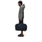 Reisetasche Hilo Weekend Bag Navy, Farbe: blau/petrol, Marke: Rains, EAN: 5711747558413, Abmessungen in cm: 52x27x26, Bild 3 von 5