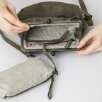 Umhängetasche Grandma's Luxury Club Mrs. Fortune Cookie, Farbe: schwarz, grau, blau/petrol, braun, cognac, grün/oliv, rot/weinrot, beige, Marke: Aunts & Uncles, Abmessungen in cm: 25x20x7, Bild 5 von 7