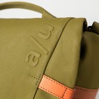 Umhängetasche Japan Kazo, Farbe: schwarz, blau/petrol, taupe/khaki, grün/oliv, flieder/lila, beige, Marke: Aunts & Uncles, Abmessungen in cm: 29x18x7, Bild 6 von 6