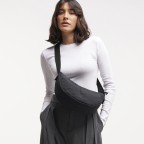 Beuteltasche Cloud Moon Bag Small Monochrome, Farbe: schwarz, taupe/khaki, rot/weinrot, orange, gelb, Marke: Got Bag, Abmessungen in cm: 32x18x11, Bild 5 von 9