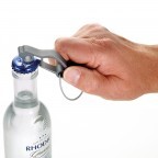 Schlüsselanhänger Fast Bottle Silber, Farbe: metallic, Marke: Troika, EAN: 4024023021572, Abmessungen in cm: 1x7x0.2, Bild 3 von 3
