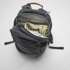 Rucksack Räven mit Laptopfach 15 Zoll Volumen 20 Liter, Farbe: schwarz, anthrazit, blau/petrol, braun, grün/oliv, rot/weinrot, Marke: Fjällräven, Abmessungen in cm: 34x42x15.5, Bild 8 von 8