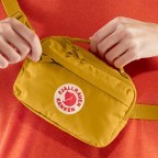 Gürteltasche Kånken Hip Pack, Farbe: schwarz, anthrazit, grau, blau/petrol, braun, taupe/khaki, grün/oliv, rot/weinrot, flieder/lila, rosa/pink, orange, gelb, beige, Marke: Fjällräven, Abmessungen in cm: 18x12x9, Bild 6 von 10