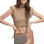 Umhängetasche Basic Luka Honey Grey, Farbe: grau, Marke: Liebeskind Berlin, EAN: 4064657060547, Abmessungen in cm: 20x14x7, Bild 5 von 7