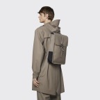 Rucksack Backpack Mini Tonal Taupe, Farbe: taupe/khaki, Marke: Rains, EAN: 5711747497736, Abmessungen in cm: 27x39x8, Bild 3 von 5
